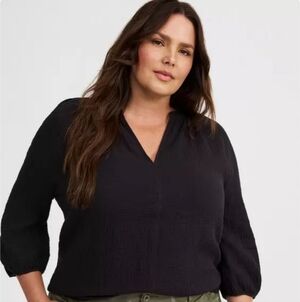 Torrid Raglan Pullover 3/4 Sleeve Blouse